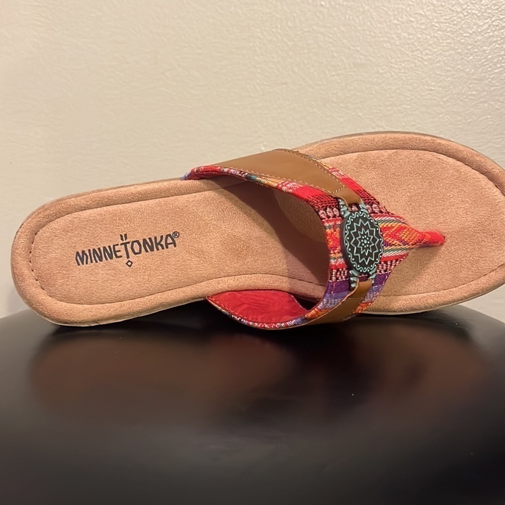 Minnetonka Aztec Frisco Sandals, Flip Flops, vibrant multi color women’s size 9 - Picture 8 of 11